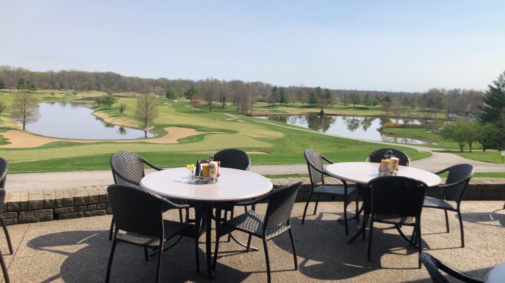 Outdoor dining overlooking the course 